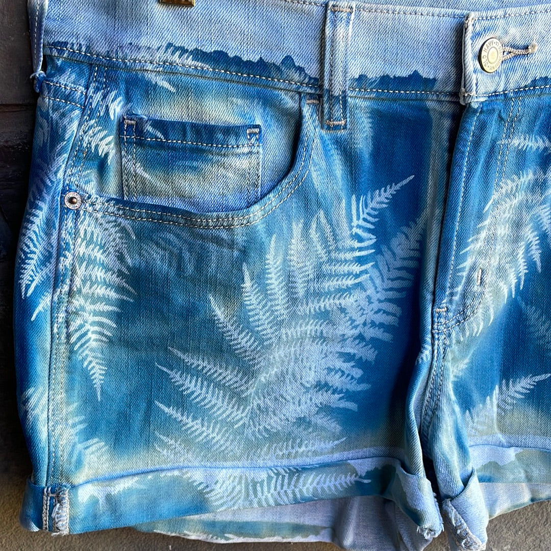 Old Navy boyfriend shorts: Size 8